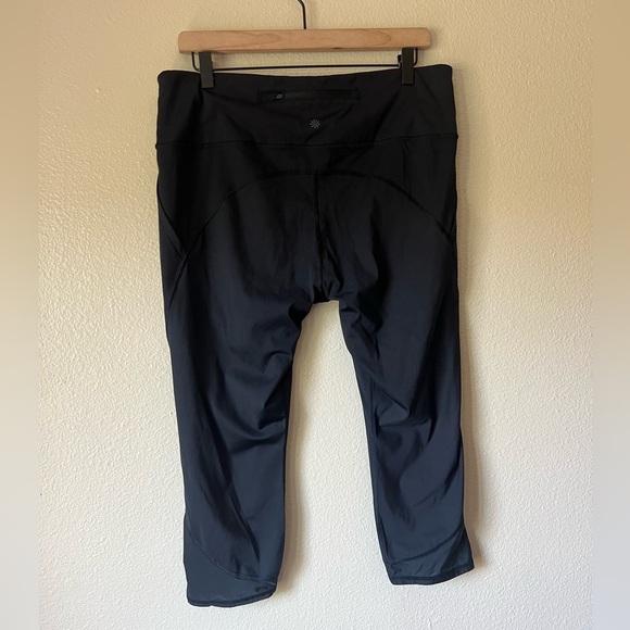 ATHLETA Lightning Capri Leggings - Picture 5 of 8